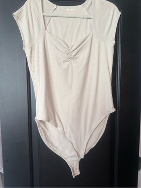 Old Navy Beige Ribbed Sweetheart Cap Sleeve Bodysuit